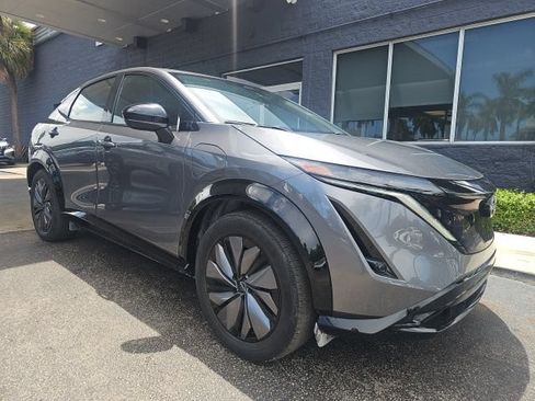 Used 2024 Nissan Ariya AWD image 3