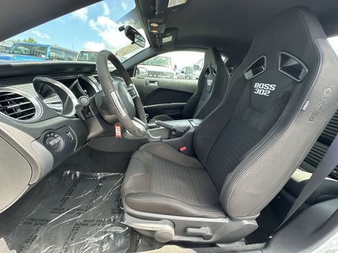 Used 2013 Ford Mustang Boss 302 w/ Boss 302 Accessory Pkg RWD image 21