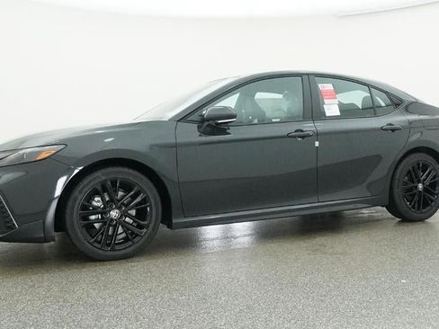 New 2026 Toyota Camry SE FWD image 18