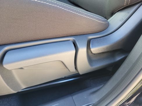 Certified 2025 Nissan Rogue S FWD image 17