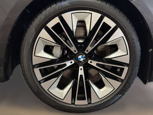 Used 2026 BMW 530i RWD image 12
