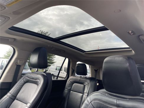 Used 2023 Lincoln Aviator Reserve image 31