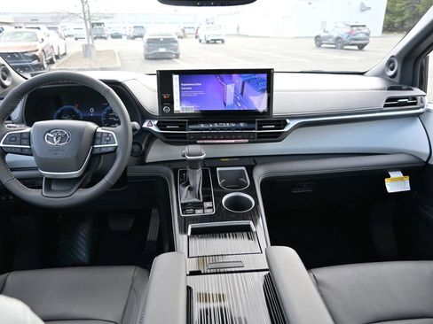 New 2026 Toyota Sienna XSE image 21
