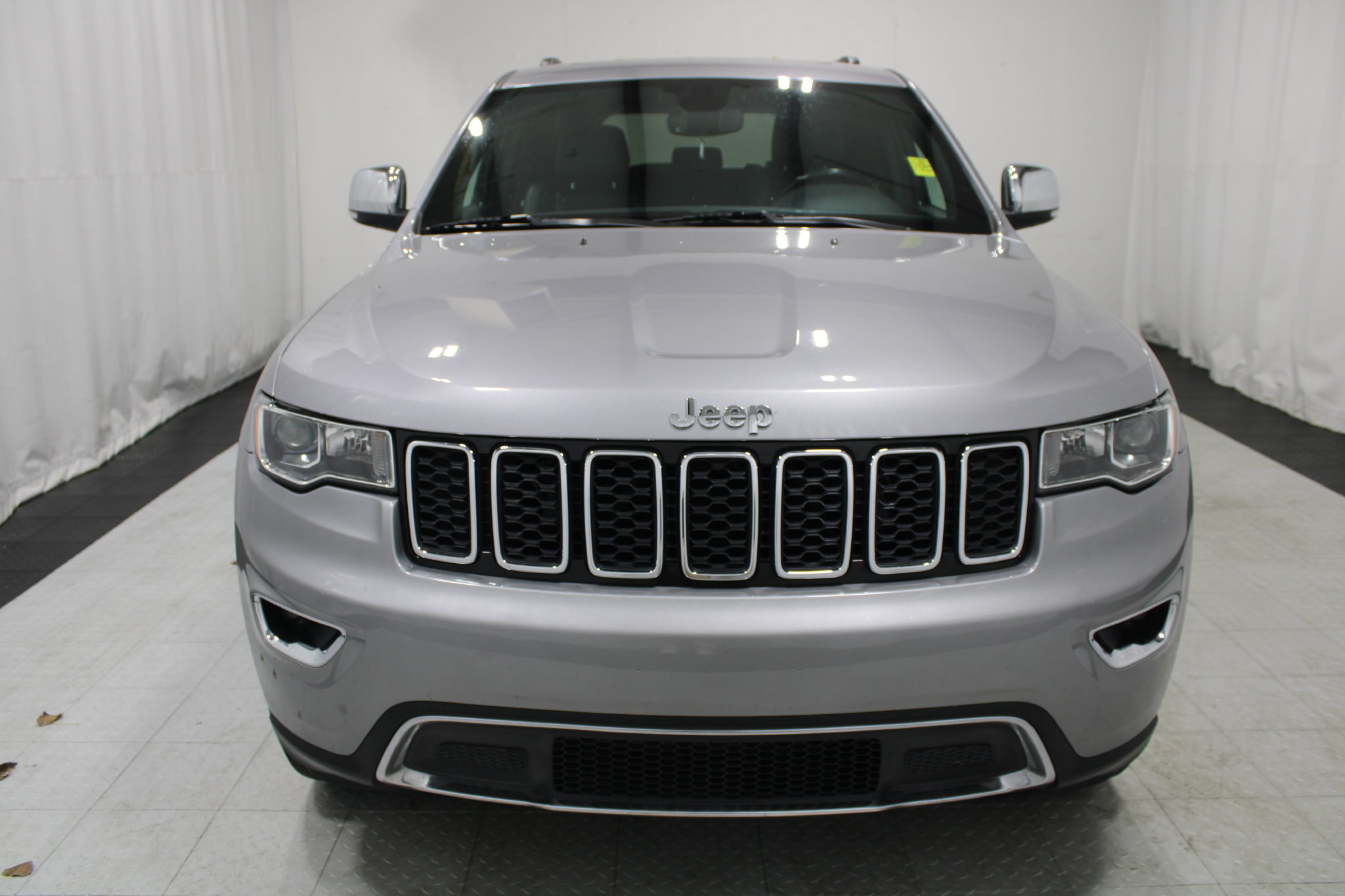 Used 2021 Jeep Grand Cherokee Limited w/ Luxury Group II AWD/4WD image 3