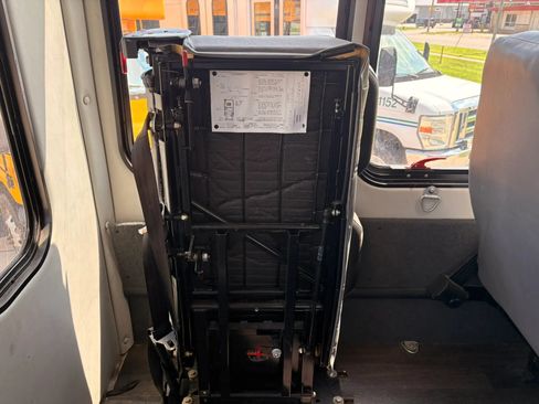 Used 2019 Ford F550 2WD Regular Cab Super Duty image 20