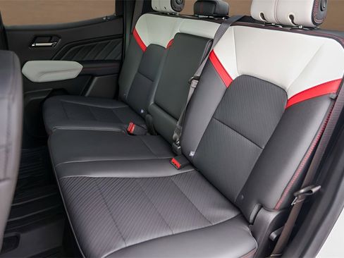 Used 2024 GMC Canyon AT4X image 26