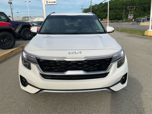 Used 2022 Kia Seltos EX AWD/4WD image 2