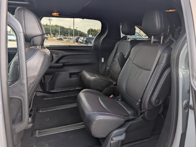 Certified 2025 Toyota Sienna XSE w/ XSE Premium Package AWD/4WD image 27