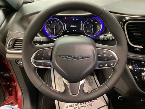 New 2026 Chrysler Pacifica Select FWD image 20