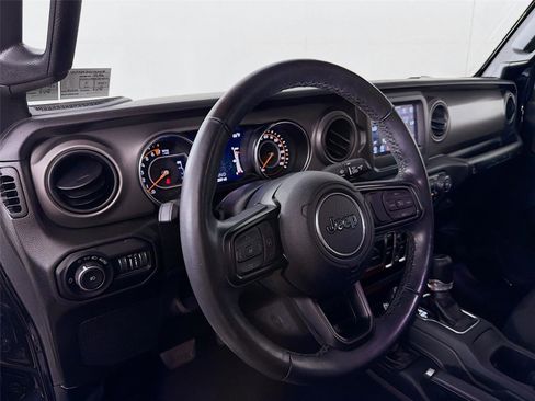 Used 2022 Jeep Wrangler Unlimited Sport AWD/4WD image 9