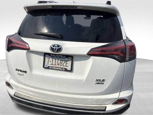 Used 2018 Toyota RAV4 XLE AWD/4WD image 14