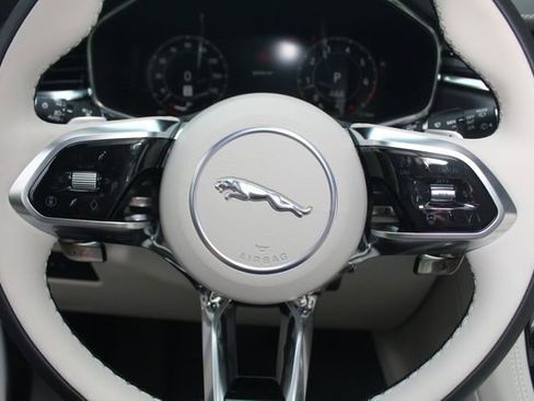 New 2026 Jaguar F-PACE R-Dynamic S image 17