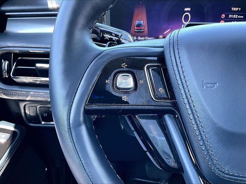 Used 2025 Lincoln Aviator AWD image 19