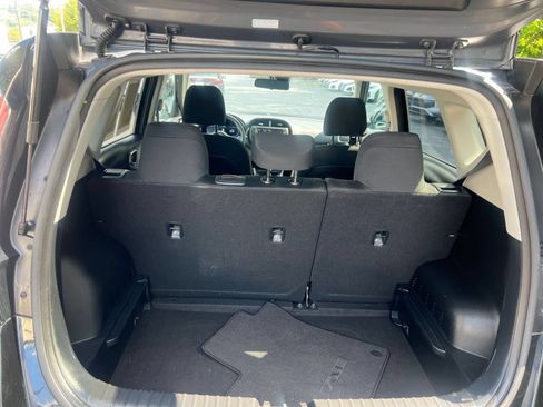 Used 2025 Kia Soul LX w/ LX Technology Package FWD image 25
