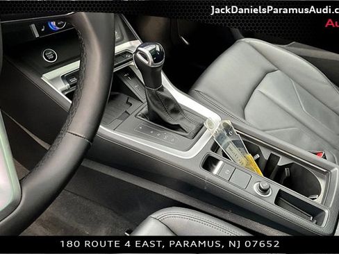 Used 2024 Audi Q3 2.0T Premium image 12