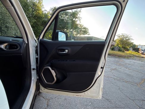 Used 2017 Jeep Renegade Sport w/ Power & Air Group FWD image 20