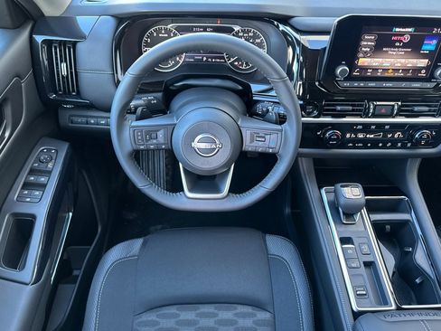 New 2025 Nissan Pathfinder SV image 11