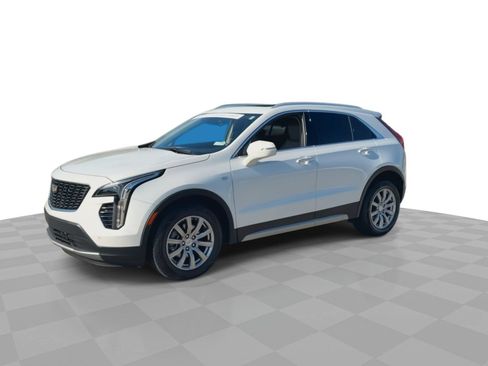 Certified 2023 Cadillac XT4 Premium Luxury w/ Cold Weather Package FWD image 4