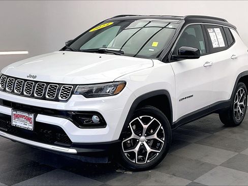Used 2024 Jeep Compass Limited AWD/4WD image 12
