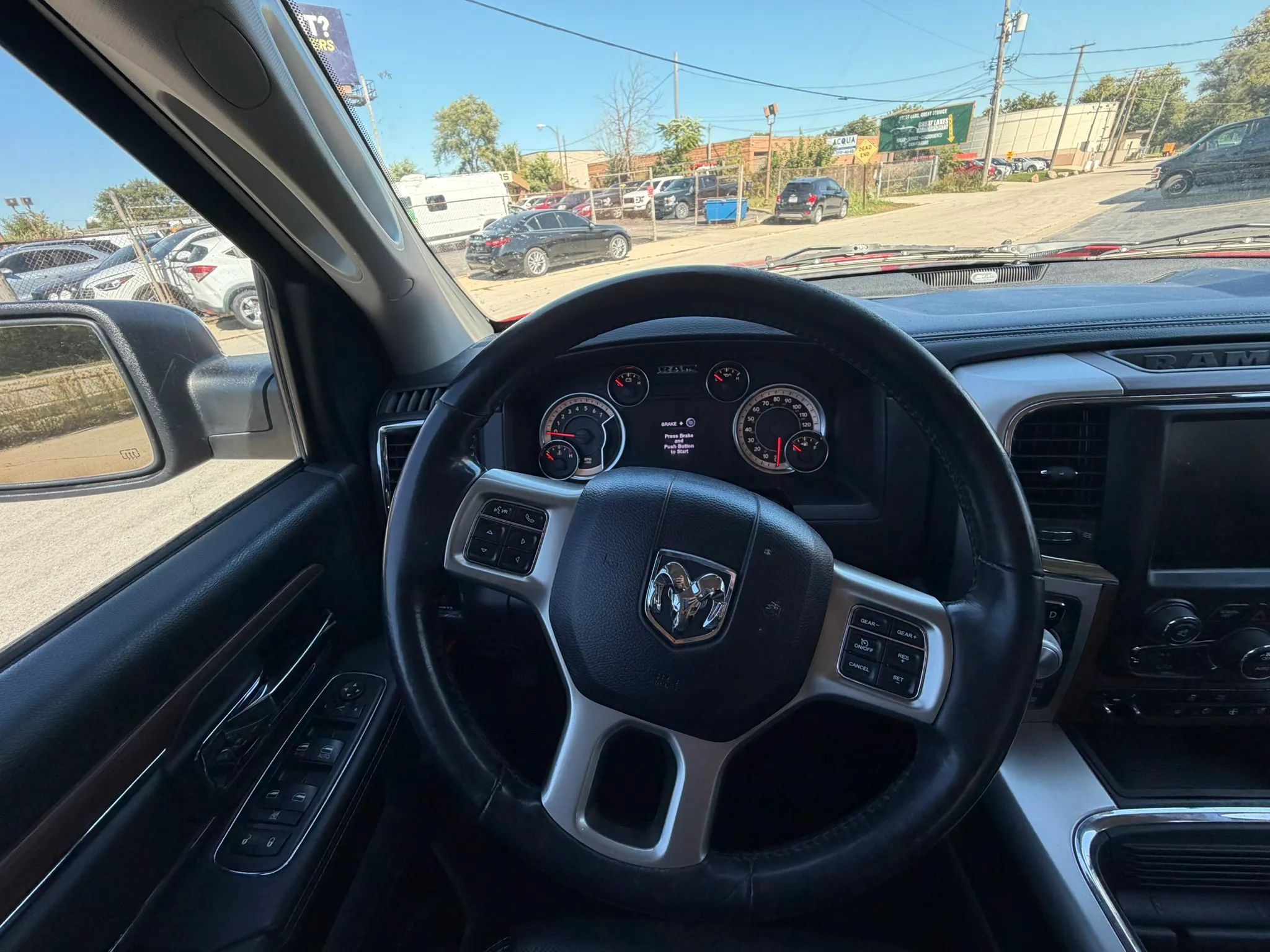 Used 2017 RAM 1500 Laramie w/ Convenience Group AWD/4WD image 9