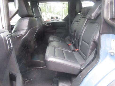 Used 2025 Ford Bronco Badlands AWD/4WD image 14