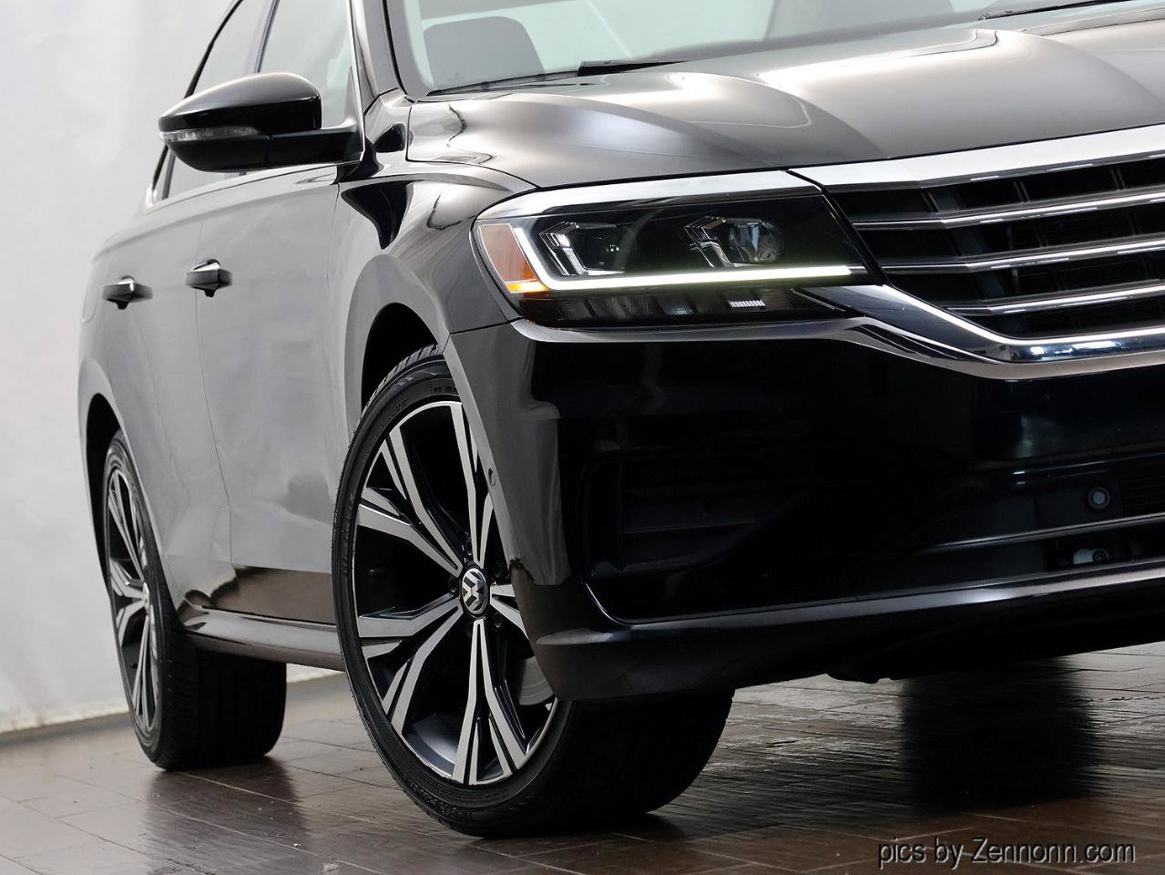 Used 2020 Volkswagen Passat 2.0T SEL FWD image 4