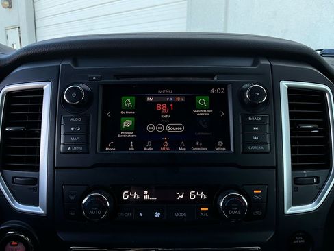 Used 2019 Nissan Titan SV w/ SV Convenience Package image 28