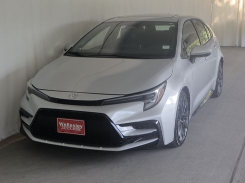 Used 2023 Toyota Corolla SE w/ SE Premium Package FWD image 25