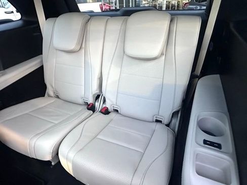 Certified 2025 Mercedes-Benz GLS 450 4MATIC image 26