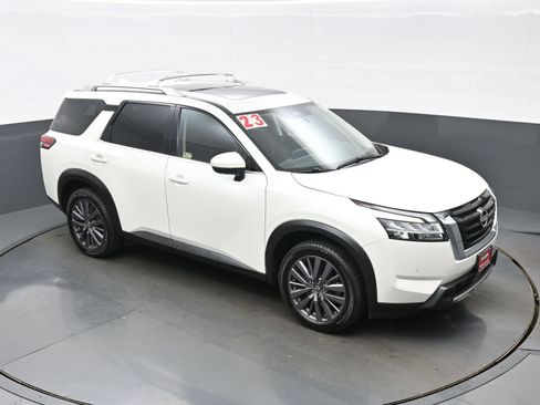Used 2023 Nissan Pathfinder SL w/ SL Premium Package AWD/4WD image 37