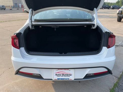 Used 2022 Hyundai Sonata SE w/ Cargo Package FWD image 9