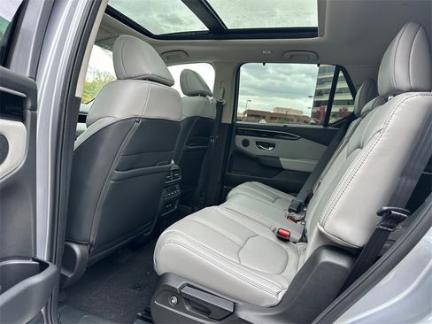 New 2025 Honda Pilot Touring image 18
