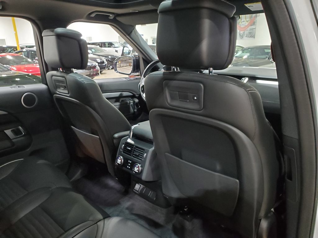 Used 2023 Land Rover Discovery S R-Dynamic AWD/4WD image 21