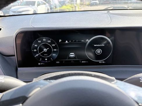 Used 2024 Kia Seltos EX FWD image 23