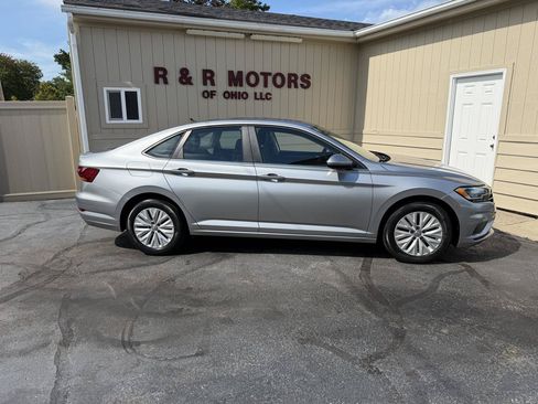 Used 2019 Volkswagen Jetta S w/ Driver Assistance Package FWD image 2