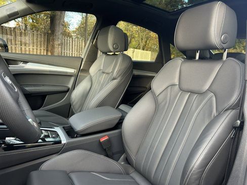 Certified 2025 Audi Q5 2.0T Premium Plus w/ Premium Plus Package image 19