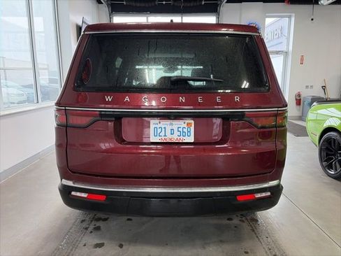 Certified 2025 Jeep Wagoneer 4WD w/ Premium Group I image 5