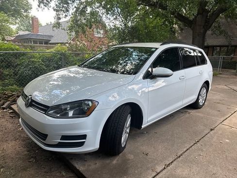 Used 2015 Volkswagen Golf SportWagen FWD image 2