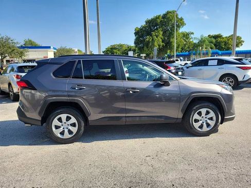 Used 2019 Toyota RAV4 LE image 6