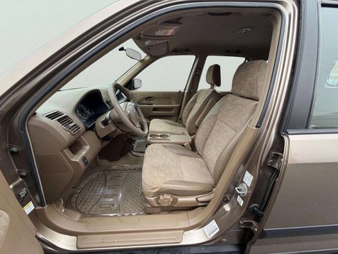 Used 2004 Honda CR-V LX image 15