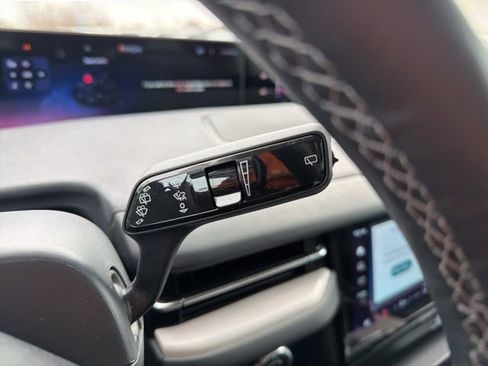 Certified 2025 Lincoln Navigator L Reserve image 26