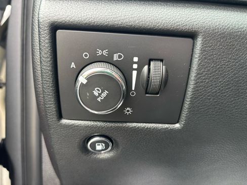 Used 2015 Jeep Grand Cherokee Limited w/ Luxury Group II AWD/4WD image 16