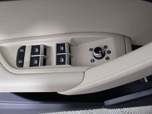 Used 2022 Audi Q5 2.0T Premium w/ Convenience Package image 36