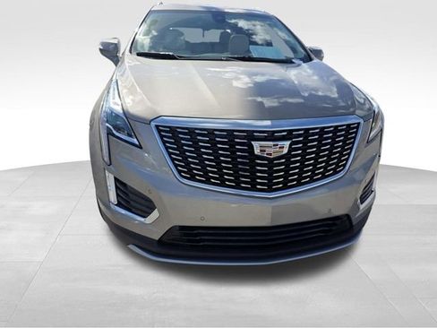 Used 2022 Cadillac XT5 Premium Luxury image 2