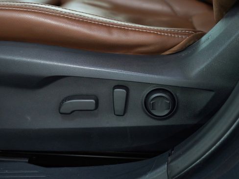 Used 2020 Subaru Outback Touring w/ Popular Package #2 image 26