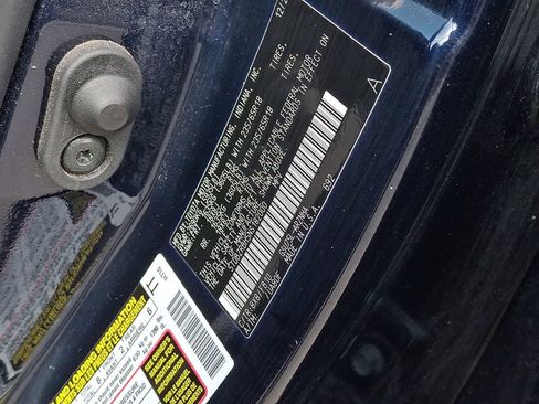 Used 2022 Toyota Highlander LE image 30