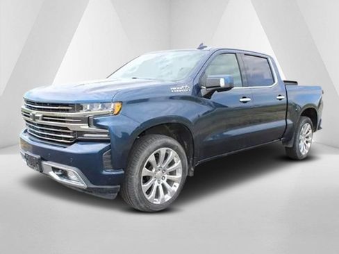 Used 2019 Chevrolet Silverado 1500 High Country w/ Technology Package image 3
