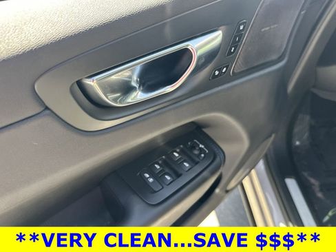 Used 2023 Volvo XC60 B5 Plus image 19
