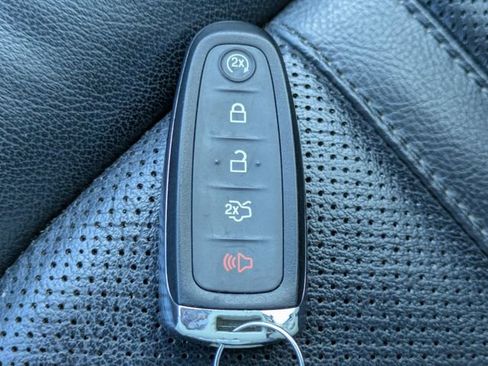 Used 2014 Lincoln MKX AWD w/ Equipment Group 102A image 30