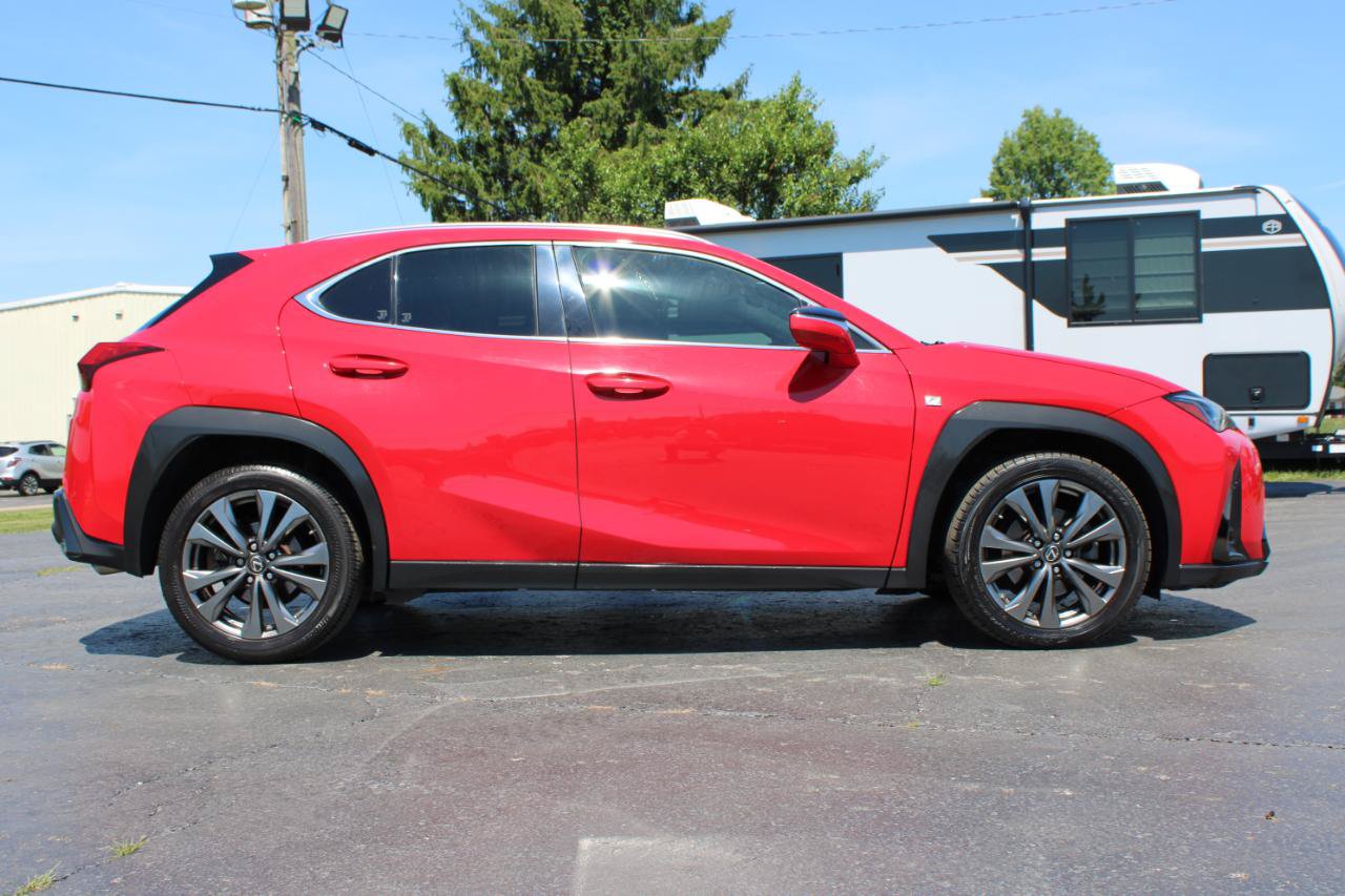 Used 2019 Lexus UX 200 F Sport w/ F Sport Premium Package FWD image 3